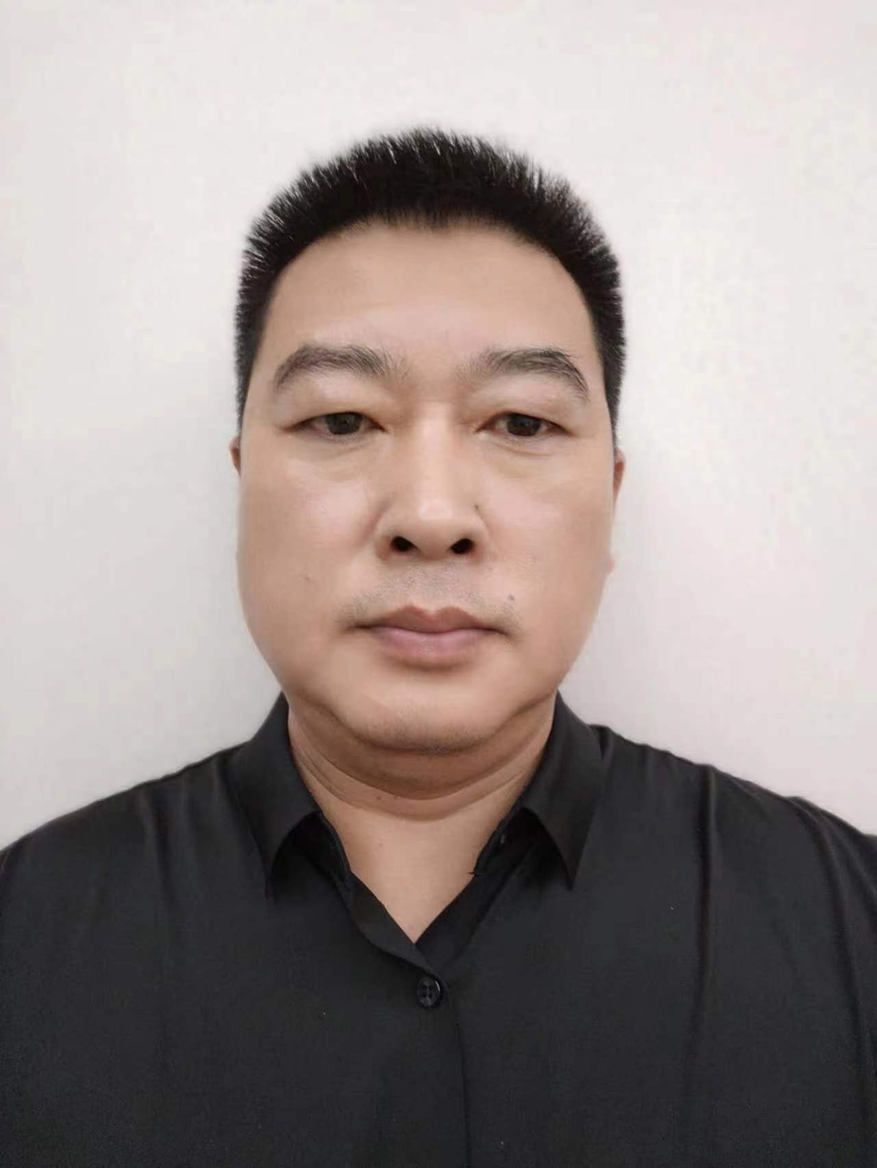 高忠伟免冠照片.jpg